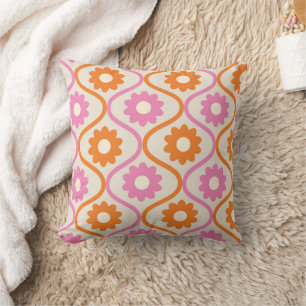 Retro Sinaasappel en roze bloemen op Mid Century O Kussen