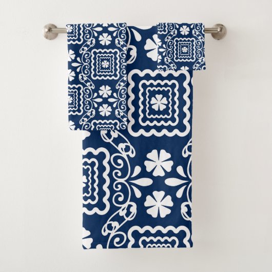 retro sixties wit blauw bloemmotief bad handdoek (Insitu)