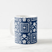 retro sixties wit blauw bloemmotief koffiemok (Voorkant links)
