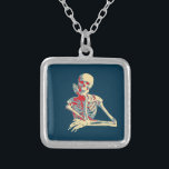 Retro Skeleton Zilver Vergulden Ketting<br><div class="desc">Gelukkig glimlachend skelet met zijn bonige hand die op zijn kin rust,  gedaan in retrokleuren.</div>