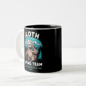Retro Sloth Wandelteam  cadeau Tweekleurige Koffiemok (Voorkant links)