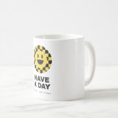 Retro Smiley Checkerboard Koffiemok 'Heb een dag' (Voorkant rechts)