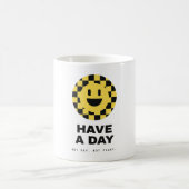 Retro Smiley Checkerboard Koffiemok 'Heb een dag' (Center)