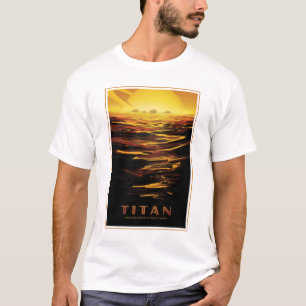 Retro Space Poster - Titan, de grootste maan van S T-shirt