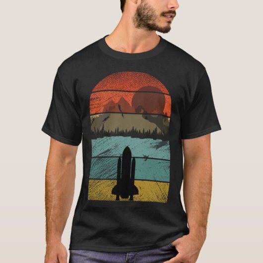 Retro  spaceshuttle en astronaut 6 t-shirt (Voorkant)