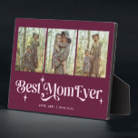 Retro sterren cranberry beste mam ooit collage fotoplaat<br><div class="desc">Retro en unieke moederdag foto keepsake plaque met 3 foto's van jou met een typografie tekst die zegt "beste moeder ooit" met sterren. De achtergrond is cranberryrood.</div>
