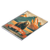 Retro-stijl beer cartoon en bergketen notitieboek (Linkerzijde)