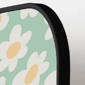 Retro stijl madeliefjes in bloei op groene achterg pickleball paddle (Links Detail)
