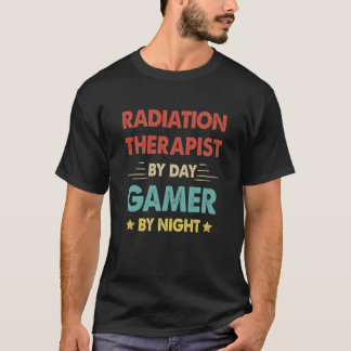 Retro-stralingstherapie tegen dag gamer bij nacht t-shirt