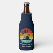 Retro strand familie kustvakantie script flesjeskoeler (Fles Voorkant)