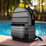 Retro Stripe Pattern Zwart Grijs  vibe Bedrukte Rugzak<br><div class="desc">Voeg jouw naam toe aan dit masculinaire ontwerp met vetgedrukte strepen. Een retro ontwerp met 70s geïnspireerde doopvont en een minimaal patroon. Alle kleuren kunnen worden gewijzigd. Creëer uw eigen kleuren en verander de kleuren in uw favoriete combinatie.</div>