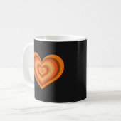 Retro Striped Heart Mug - Orange on Black Koffiemok (Voorkant links)