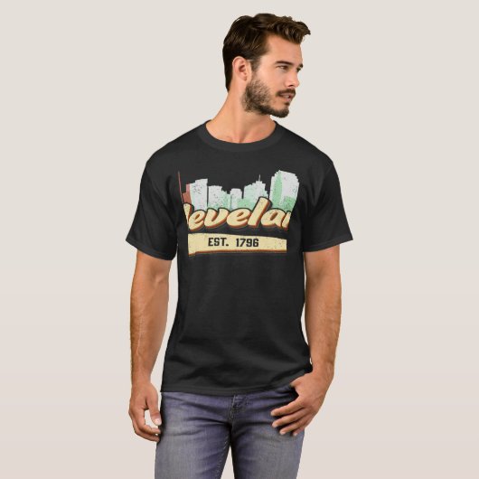 Retro Style Cleveland Ohio Lettering With Skyline  T-shirt (Voorkant volledig)