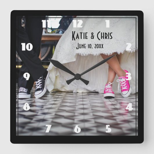 Retro Style Diner Wedding Couple Vierkante Klok (Voorkant)