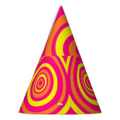 Retro Style Party-Pet met Oranje opgerold geel Feesthoedjes (Links)