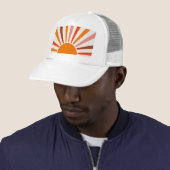 Retro Sun Rays blaast Zonnehard Oranje Geel Rood Trucker Pet (In situ)