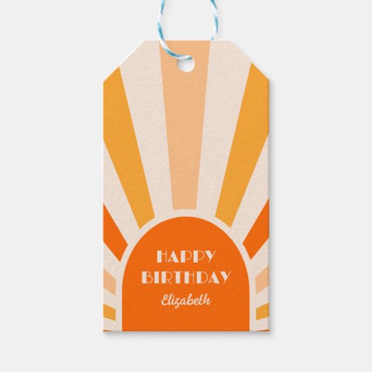 Retro Sunburst Arch Typografie Verjaardagsplezier Cadeaulabel (Voorkant)