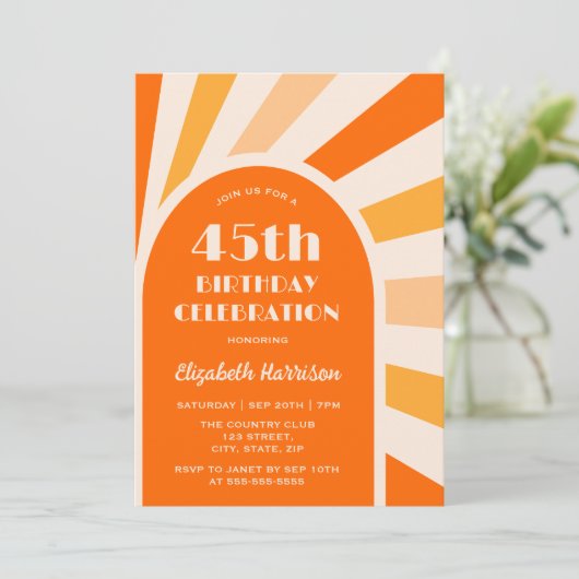 Retro Sunburst Arch Typografie Verjaardagsplezier Kaart (Staand voorkant)