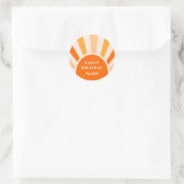 Retro Sunburst Arch Typografie Verjaardagsplezier Ronde Sticker (Tas)