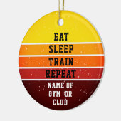 Retro Sunset Gym Trainer Coach Eat Sleep Herhalen Keramisch Ornament (Links)