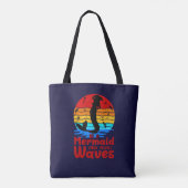  Retro Sunset is een Zeemeermin Mermaid Make Waves Tote Bag (Achterkant)