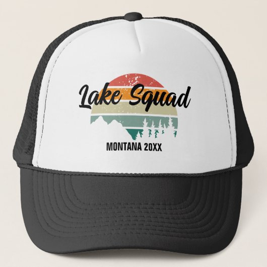 Retro Sunset Lake Squad Familiereünie Zomerreis Trucker Pet (Voorkant)