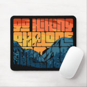Retro Sunset Landscape Hiking Adventure verkennen Muismat (Met muis)