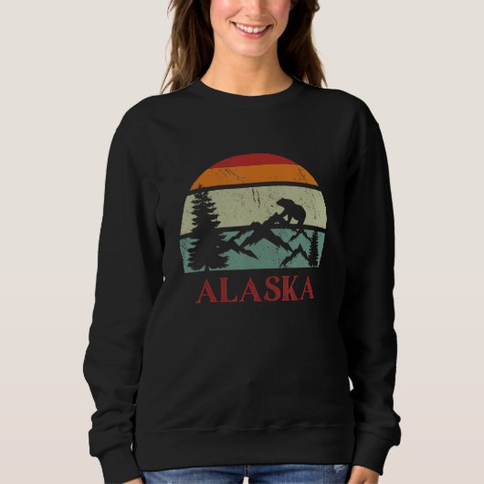 Retro Sunset Mountains and Grizzly Bear Alaska Sou Trui (Voorkant)