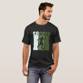 Retro Sunset Soccer Player Green Silhouette T-shirt (Voorkant volledig)