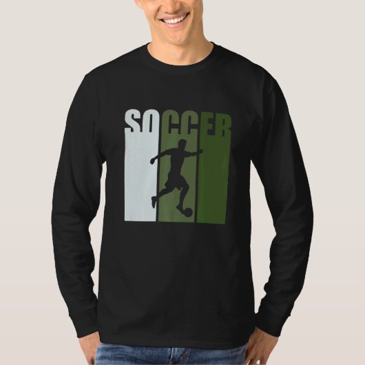 Retro Sunset Soccer Player Green Silhouette T-shirt (Voorkant)