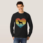 Retro Sunset Style Heart Shape Doberman doet dat T-shirt (Voorkant volledig)