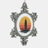 Retro Sunset Surfboard Tin Sneeuwvlok Ornament (Links)