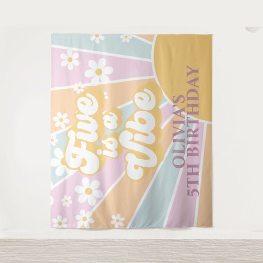 Retro Sunshine Two Groovy Pastel Daisy Birthday Ba Wandkleed (Voorkant)
