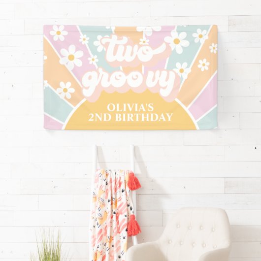 Retro Sunshine Two Groovy Pastel Daisy Birthday Spandoek (Insitu)