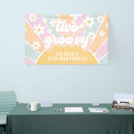Retro Sunshine Two Groovy Pastel Daisy Birthday Spandoek (Beurs)