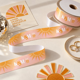 Retro Sunshine Typografie Huwelijksinitiëlen ID104 Satijnen Lint