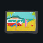 Retro Surfer Couple Nylon Wallet Drievoud Portemonnee<br><div class="desc">Elke dag kan een dag op het strand zijn met deze Retro Surfer Couple Nylon Wallet. Het minimalistische kunstontwerp van de jaren '60 is stijlvol en biedt een leuk, zonwerend, spannend koppel dat klaar is om een golf te vangen. De omgeving is een tropische, insulaire oase met een strand van...</div>