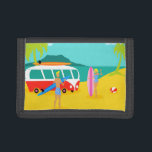 Retro Surfer Couple Nylon Wallet Drievoud Portemonnee<br><div class="desc">Elke dag kan een dag op het strand zijn met deze Retro Surfer Couple Nylon Wallet. Het minimalistische kunstontwerp van de jaren '60 is stijlvol en biedt een leuk, zonwerend, spannend koppel dat klaar is om een golf te vangen. De omgeving is een tropische, insulaire oase met een strand van...</div>
