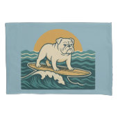Retro Surfer Dog | Blue Surfing Bulldog Reversible Kussensloop (Voorkant)