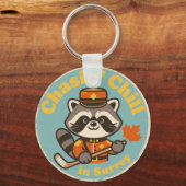 Retro Surrey BC Raccoon and Hockey Stick Sleutelhanger (Achterkant)