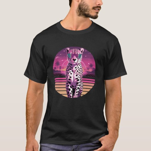Retro Synthwave Luipaard Zonnebril Cheetahs T-shirt (Voorkant)