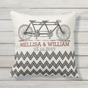 Retro Tandem Bicycle Zigzag Chevron Wedding Gift Buitenkussen