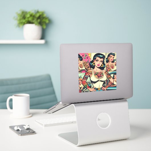 Retro Tattooed Pin-up Comics Sticker (Laptop op bureau)