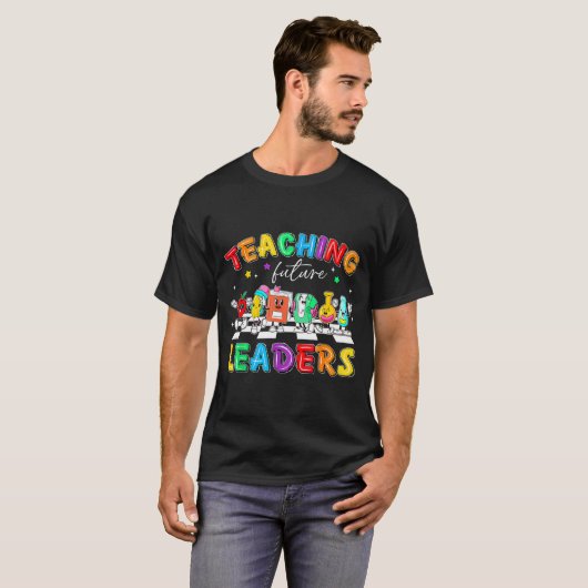 Retro Teaching Future Leaders Groovy Teacher Back T-shirt (Voorkant volledig)