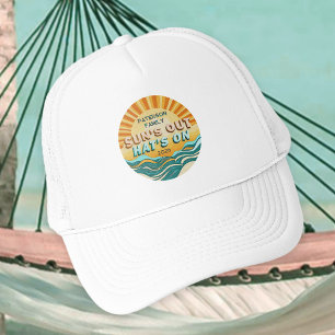 Retro Teal Sunburst Familie Strand Zomer Vakantie Trucker Pet