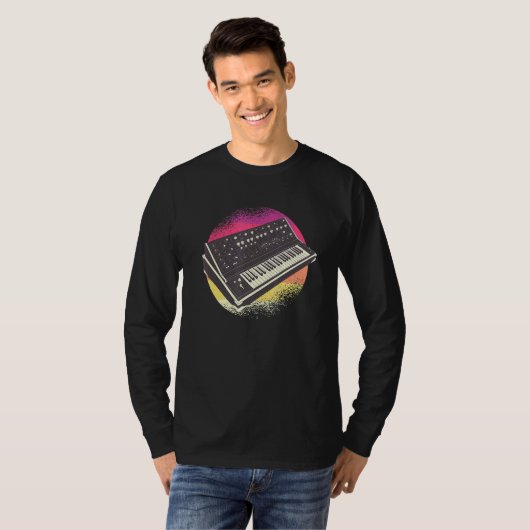 Retro Techno Synthesizer T-shirt (Voorkant volledig)