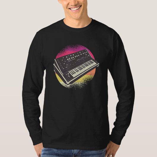 Retro Techno Synthesizer T-shirt (Voorkant)