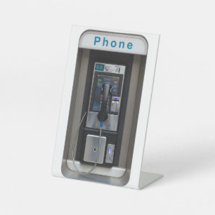 Retro telefooncel ontwerp, vintage telefooncel kun reclamebord met voetstuk