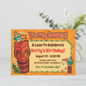 Retro Tiki Luau Feestuitnodigingen Kaart (Staand voorkant)