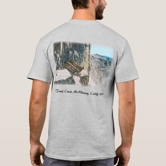 Retro Trail Crest Signboard Mt Whitney, Californië T-shirt (Achterkant)